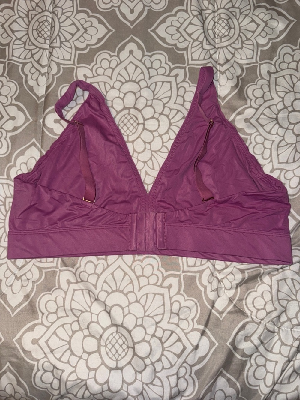 Joyspun Wireless V-Neck Bralette in Purple. Size XXL - Picture 2 of 6